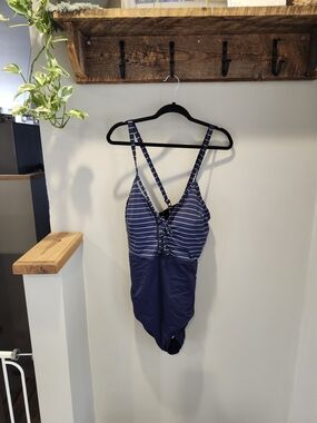 Beach Couture 3x Womens Navy One Piece Bathing Suit
